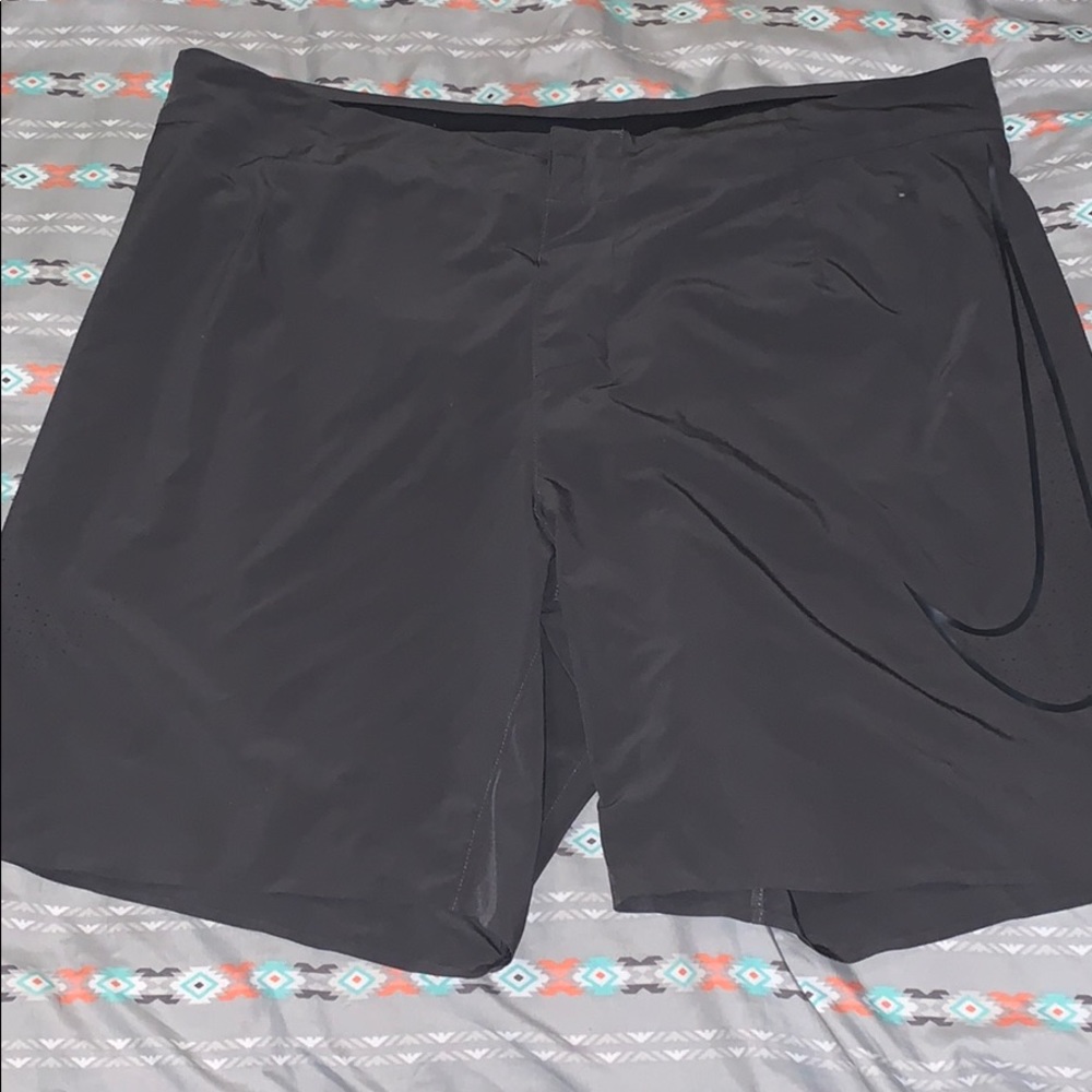 Nike Men’s Size 36 Dri-Fit running shorts